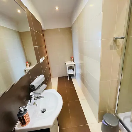 Noclegi Airportpark Homestay *