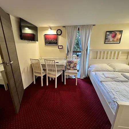 Privatunterkunft Noclegi Airportpark Pyrzowice