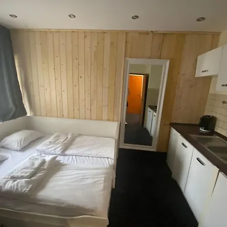 Privatunterkunft Noclegi Airportpark