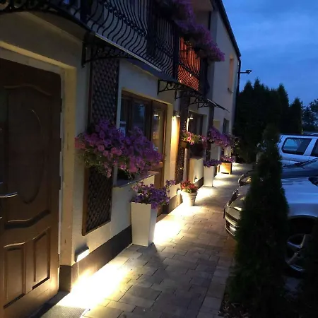 Noclegi Airportpark Privatunterkunft